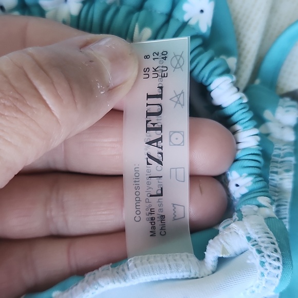 Bikini - Picture 2 of 3